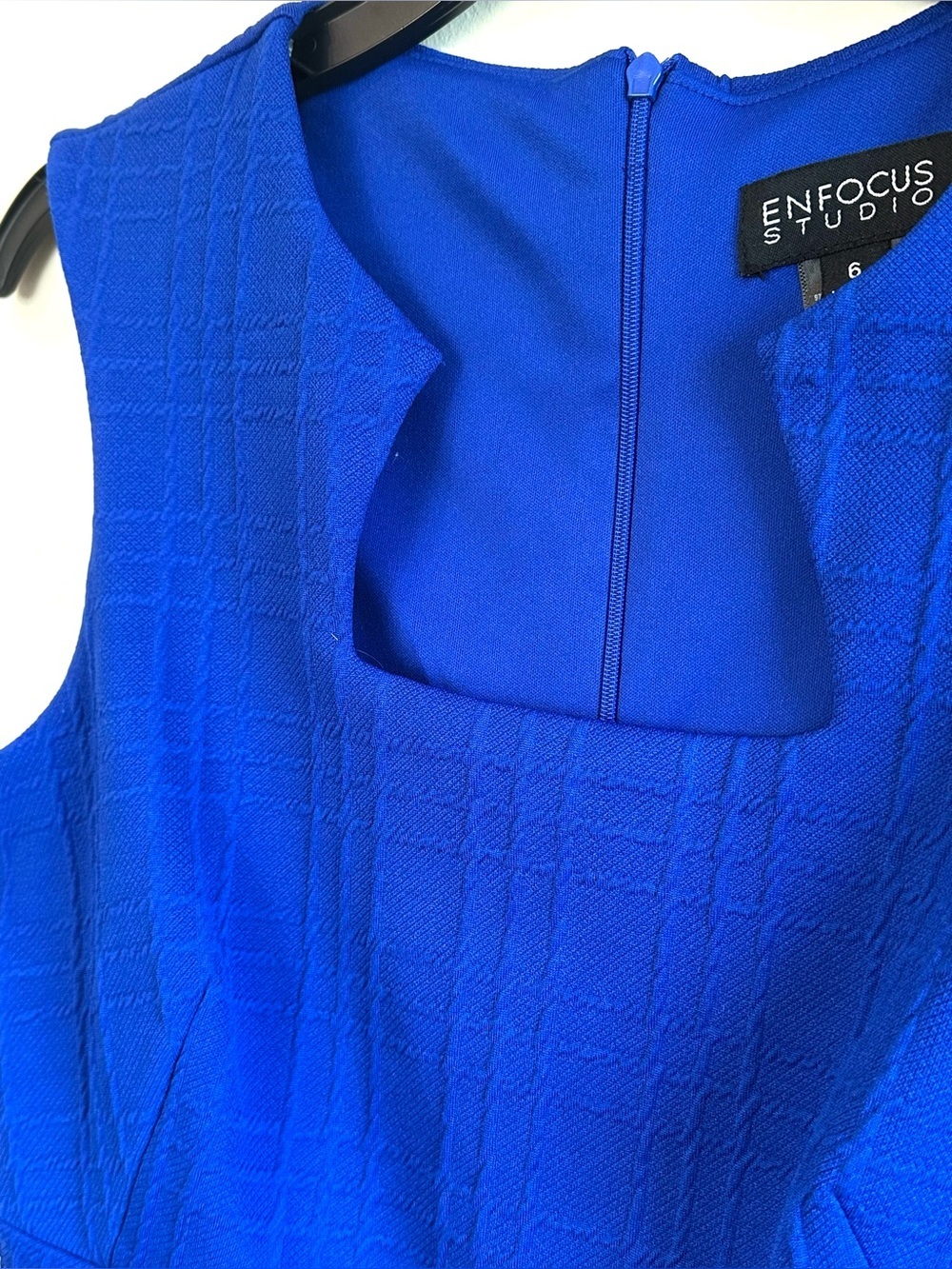 Enfocus Royal Blue Textured Sleeveless Gold Buckle Midi Dress Career Chic Sz 6 - Picture 5 of 10